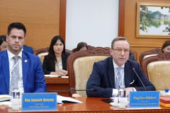 Phái đoàn của Hội đồng kinh doanh châu Âu-ASEAN (EU-ABC) làm việc với Bộ Tài chính. (Ảnh: BTC/Vietnam+)