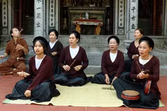 Buổi tập của Câu lạc bộ Hát Xẩm tại huyện Yên Mô, tỉnh Ninh Bình. (Ảnh: Hải Yến/TTXVN)