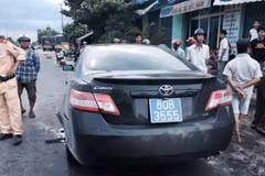 Truy tìm lái xe mang biển số giả chở ngà voi gây tai nạn liên hoàn