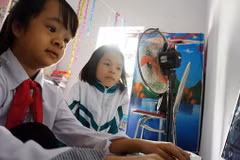 [Mega Story] Cô bé thiếu khớp xương bẩm sinh không ngừng mơ ước