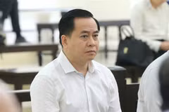 Bị cáo Phan Văn Anh Vũ (sinh năm 1975, Chủ tịch Hội đồng quản trị Công ty cổ phần Xây dựng 79, Công ty cổ phần Bắc Nam 79) tại phiên tòa ngày 9/5/2020. (Ảnh: Doãn Tấn/TTXVN)