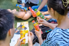 Không chỉ giải khát ngày hè nắng nóng mà còn có cơ hội trúng hàng trăm ngàn giải thưởng giá trị từ chương trình Xé ngay trúng liền. (Nguồn: Vietnam+)