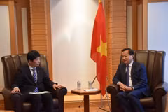 Phó Thủ tướng Chính phủ Lê Minh Khái tiếp Thống đốc tỉnh Gunma, ông Yamamoto Ichita. (Ảnh: Nguyễn Tuyến/TTXVN)