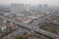 Bộ Tài nguyên và Môi trường ban hành quy định về giá đất, theo đó điều chỉnh bảng giá đất áp dụng đến hết ngày 31/12/2025 cho phù hợp với tình hình thực tế giá đất tại địa phương. (Ảnh: TTXVN phát)
