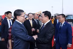 Lễ tiễn Chủ tịch Quốc hội Vương Đình Huệ tại Sân bay quốc tế Trường Thủy Côn Minh. (Ảnh: Nhan Sáng/TTXVN)