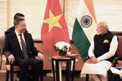 Tổng Bí thư, Chủ tịch nước Tô Lâm gặp Thủ tướng Ấn Độ Narendra Modi. (Ảnh: Thanh Tuấn/TTXVN)