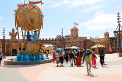 Đoàn Famtrip khảo sát sản phẩm du lịch tại Công viên nước Wonderland Water Park thuộc khu Đô thị NovaWorld Phan Thiết. (Ảnh: Nguyễn Thanh/TTXVN)