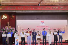Sáng 11/5, Đoàn thanh niên toàn thành phố đã tổ chức Ngày hội Thanh niên Thủ đô với 1 điểm tại trụ sở Thành ủy Hà Nội và 578 điểm cầu cấp xã. (Ảnh: Diễm Hằng/Vietnam+)
