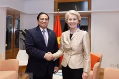 Nhân chuyến tham dự Hội nghị cấp cao kỷ niệm 45 năm quan hệ ASEAN-EU tại Brussels, Vương quốc Bỉ, chiều 14/12 (giờ địa phương), Thủ tướng Phạm Minh Chính gặp Chủ tịch Ủy ban châu Âu (EC) Ursula von der Leyen. (Ảnh: Dương Giang/TTXVN) 