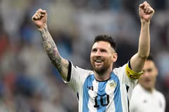 Niềm vui chiến thắng của tiền đạo Argentina Lionel Messi, sau khi đánh bại Croatia 3-0. (Ảnh: AFP/TTXVN)