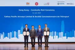 Lễ ký kết Biên bản ghi nhớ giữa Cathay Pacific và Cambodia Airports. (Ảnh: Cathay Pacific)