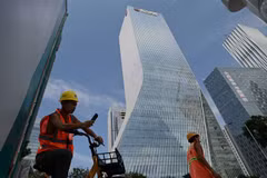 Trụ sở tập đoàn bất động sản Evergrande tại Thâm Quyến, Trung Quốc, ngày 26/9/2021. (Ảnh: AFP/ TTXVN)