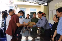 Hỏa hoạn ở Thổ Quan: Thăm hỏi, động viên gia đình có 3 người tử vong