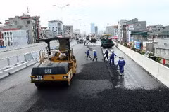 Thi công đường vành đai 3. (Ảnh: Huy Hùng/TTXVN)