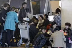 Hành khách bị kẹt tại sân bay Domodedovo. (Nguồn: AP)