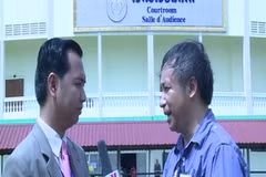 Phỏng vấn người phát ngôn Tòa án xét xử tội ác Khmer Đỏ ECCC. (Ảnh: Chí Hùng-Trần Long/Vietnam+)
