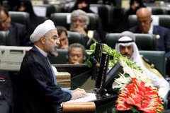 Tân Tổng thống Hassan Rowhani phát biểu tại lễ tuyên thệ nhậm chức ở thủ đô Tehran. (Nguồn: AFP/TTXVN)
