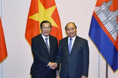 Thủ tướng Nguyễn Xuân Phúc tiếp Thủ tướng vương quốc Campuchia Samdech Techo Hun Sen sang dự Lễ Quốc tang nguyên Chủ tịch nước Lê Đức Anh. (Ảnh: Thống Nhất /TTXVN)