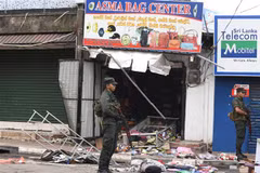 Binh sỹ gác tại hiện trường vụ đụng độ ở Minuwangoda, Sri Lanka, ngày 14/5/2019. (Ảnh: AFP/ TTXVN)