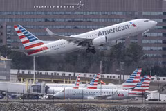 Máy bay Boeing 737 của Hãng hàng không American Airlines cất cánh từ sân bay quốc gia Ronald Reagan ở Arlington, Virginia, Mỹ, ngày 11/3/2019. (Ảnh: AFP/ TTXVN)