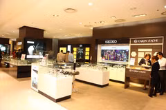 "Parkson Keangnam đóng cửa vì tranh chấp dân sự ba bên"