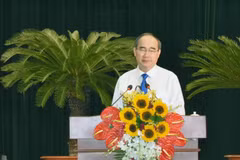 Ông Nguyễn Thiện Nhân, Ủy viên Bộ Chính trị, Bí thư Thành ủy Thành phố Hồ Chí Minh phát biểu tại Hội nghị. (Ảnh: Mỹ Phương/TTXVN)