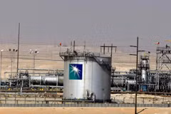 Một cơ sở khai thác dầu ở thành phố Dammam của Saudi Arabia. (Ảnh: AFP/TTXVN)