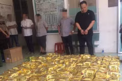 Tang vật và các đối tượng bị lực lượng công an TP. Hồ Chí Minh bắt giữ. (Nguồn: Cổng thông tin điện tử Công an TP.HCM)