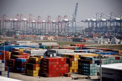 Container hàng hóa tại cảng Nansha, tỉnh Quảng Đông, Trung Quốc. (Nguồn: EPA/TTXVN)