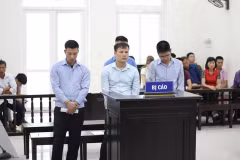 27 năm tù cho nhóm dùng bình xịt hơi cay cướp xe taxi