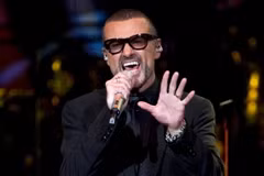 Nam danh ca George Michael. (Nguồn: AFP/TTXVN)