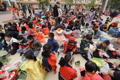 Chương trình “Hội vui bánh chưng xanh-Tết an lành” là một trong những hoạt động ý nghĩa thiết thực tạo điều kiện cho các học sinh có trải nghiệm thú vị, bổ ích. (Ảnh: Minh Quyết/TTXVN)