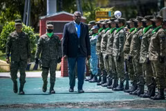 Bộ trưởng Quốc phòng Lloyd J. Austin III được chào đón đến Trại Navarro, Zamboanga, Philippines, ngày 1/2. (Nguồn: defense.gov)