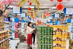 Dự trữ hàng hóa thiết yếu nhằm bình ổn thị trường dịp Tết Nguyên đán Quý Mão 2023. (Ảnh: Hoài Thu/TTXVN)