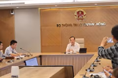Thứ trưởng Phạm Đức Long cho biết, thời gian vừa qua số lượng cuộc gọi lừa đảo, đe dọa tăng mạnh. (Ảnh: Minh Sơn/Vietnam+)