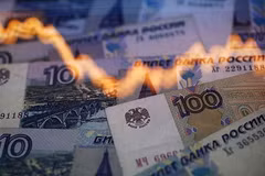 Nga tăng mạnh lãi suất cơ bản lên 17% để cứu nền kinh tế