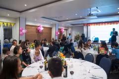 Cộng đồng người Việt Nam tại Mozambique kỷ niệm Ngày thống nhất đất nước và Quốc tế Lao động. (Ảnh: Dư Hưng/Vietnam+) 