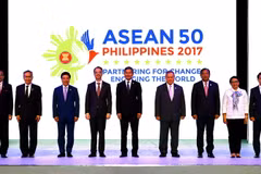 Các Ngoại trưởng tại lễ khai mạc Hội nghị AMM lần thứ 50 ở Manila (Philippines) ngày 5/8. (Nguồn: EPA/TTXVN)