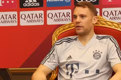 Manuel Neuer phát biểu tại buổi họp báo tại Qatar. (Ảnh: Dennis Brosda)