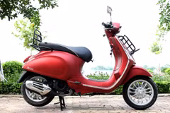 Vespa Sprint 125cc ABS hướng đến những người yêu thích sự mạnh mẽ, lịch thiệp và phóng khoáng. (Ảnh: Doãn Đức/Vietnam+)