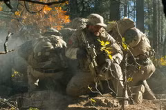 Lone Survivor: Sự khốc liệt đến trần trụi của chiến tranh