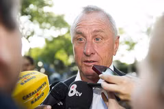 Cruyff ủng hộ Atletico vô địch Liga, chỉ trích Barca thậm tệ