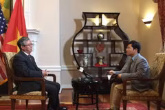 Đại sứ Phạm Quang Vinh trả lời phỏng vấn phóng viên TTXVN. (Ảnh: Thanh Tuấn/Vietnam+)
