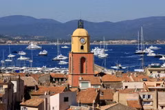 Và Thượng đế đã tạo ra Saint Tropez... nơi EURO không tồn tại