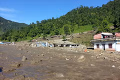 Hiện trường một vụ lở đất làm 60 người chết ở huyện Kaski, miền tây Nepal đêm 29/7/2015. Ảnh minh họa. (Nguồn: AFP/TTXVN)