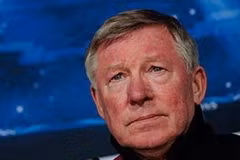 Sir Alex nghẹn ngào rơi lệ khi tuyên bố nghỉ hưu