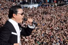 Psy "sốt" ở Paris. (Nguồn: AFP)