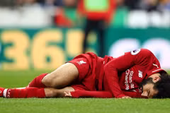 Salah dính chấn thương ở trận gặp Newcastle. (Nguồn: Getty Images)