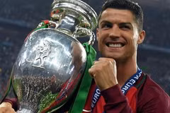 Ronaldo hân hoan với chức vô địch. (Nguồn: AP)