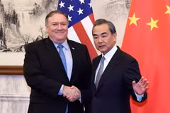 Ngoại trưởng Mỹ Mike Pompeo và Ngoại trưởng Trung Quốc Vương Nghị. (Nguồn: Reuters)